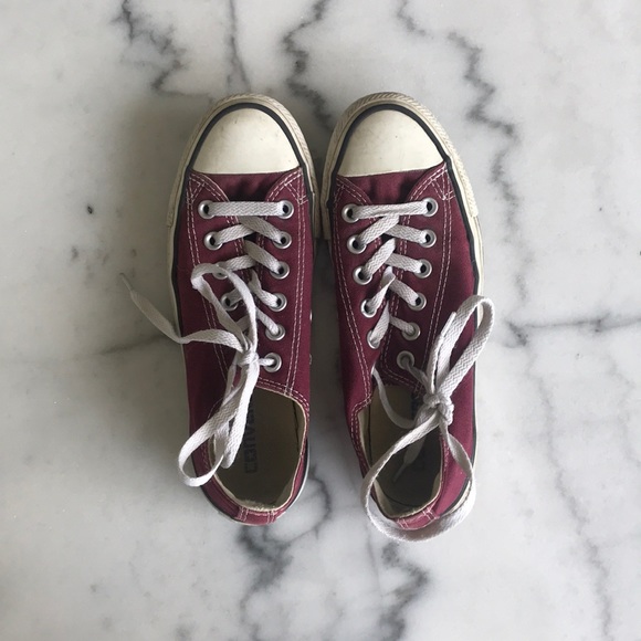 FREE WITH PURCHASE Burgundy converses ! - Picture 1 of 9